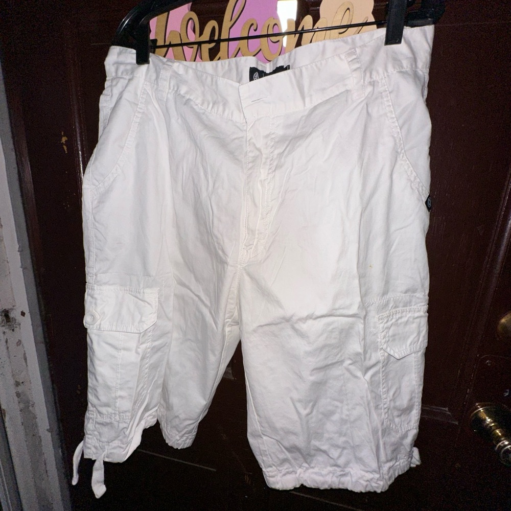 Akademiks White Cargo Shorts size 38